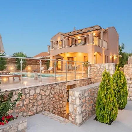Cleopatra Villa *